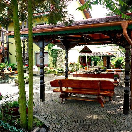 Gosciniec Stara Kuznia Hotel Debska Kuznia Eksteriør billede