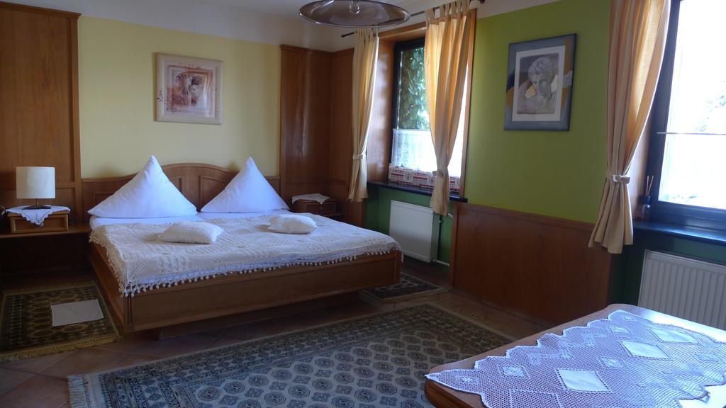 Gosciniec Stara Kuznia Hotel Debska Kuznia Eksteriør billede