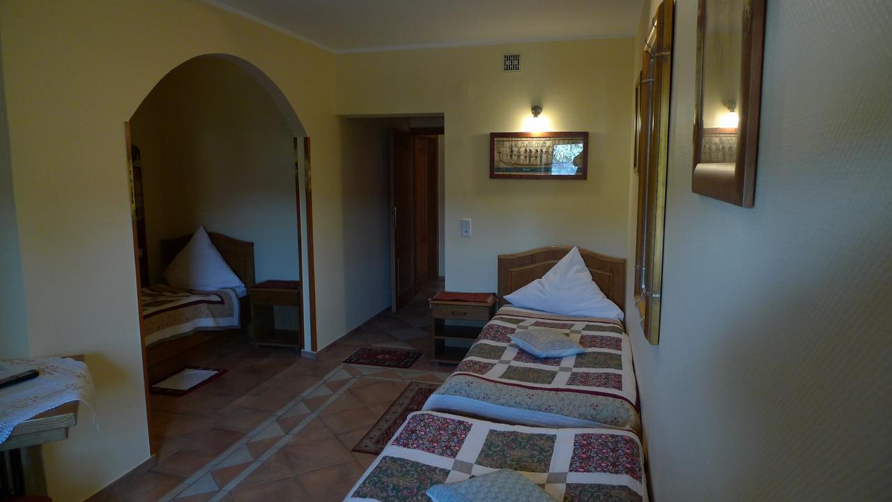 Gosciniec Stara Kuznia Hotel Debska Kuznia Eksteriør billede