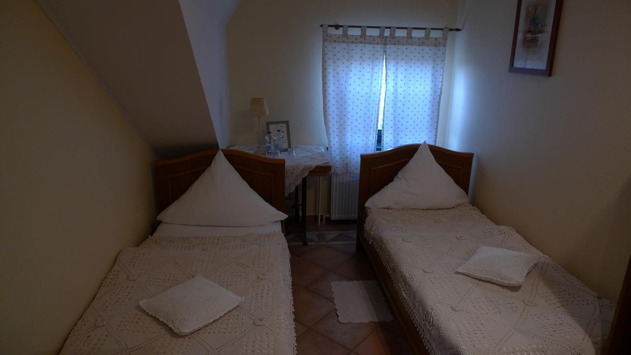 Gosciniec Stara Kuznia Hotel Debska Kuznia Eksteriør billede